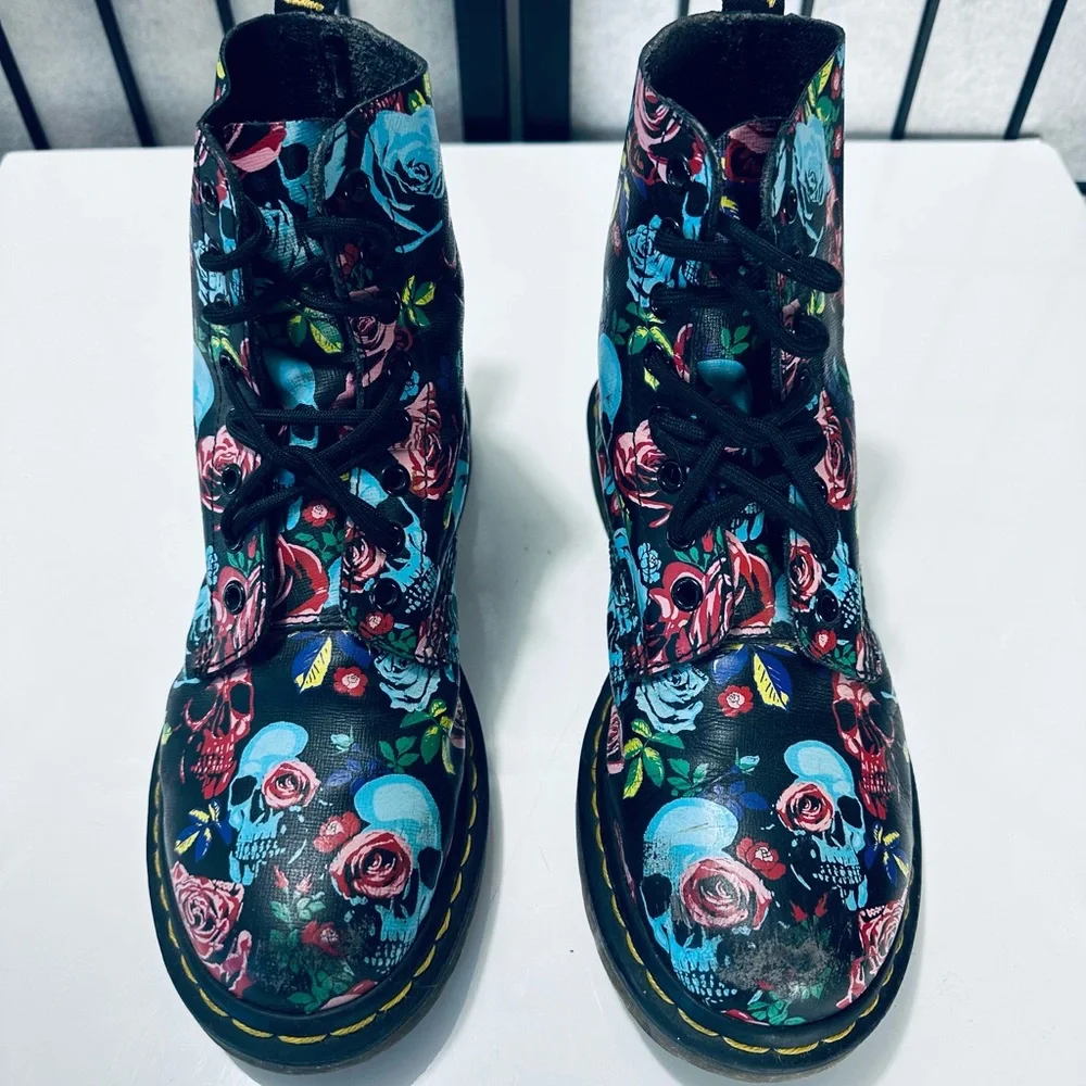Doc Martens Vintage Skulls & Roses 1460 Pascal 8-eye Boots 💀🌹